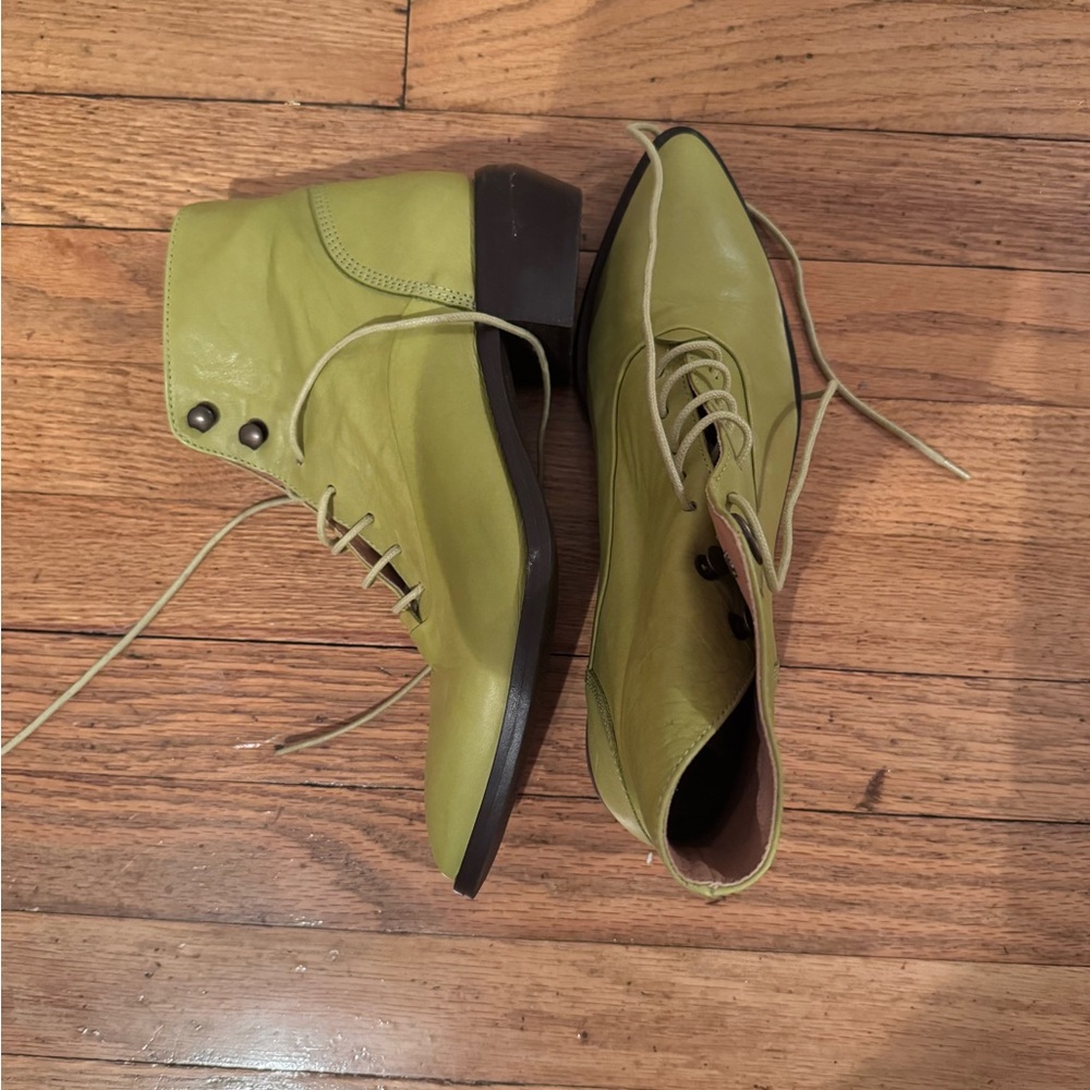 Intentionally Blank Lime Green Lace-Up Ankle Boots